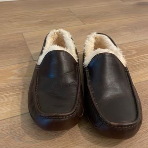Ugg Men’s Ascot Leather Slipper